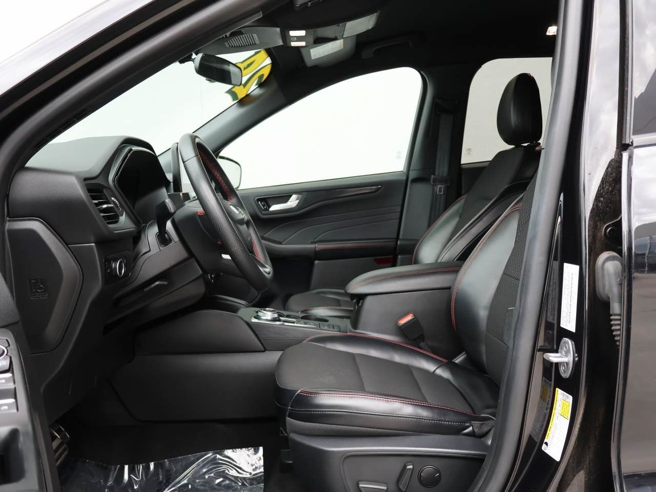 Used 2024 Ford Escape ST-Line FWD image 9