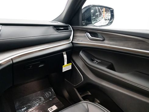 New 2026 Jeep Grand Cherokee L Limited image 11