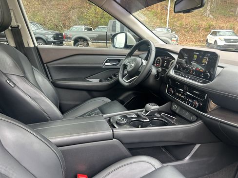 Used 2022 Nissan Rogue Platinum w/ Head-Up Display Package image 22