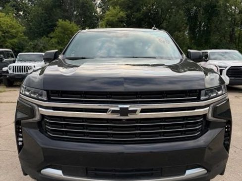 Used 2023 Chevrolet Tahoe LT w/ Luxury Package AWD/4WD image 2