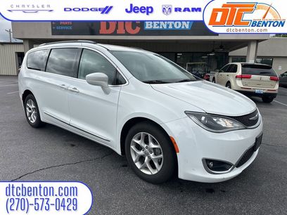 Used 2017 Chrysler Pacifica Touring-L w/ Tire & Wheel Group