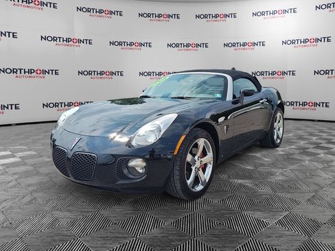 Used 2008 Pontiac Solstice GXP w/ Premium Package RWD image 2