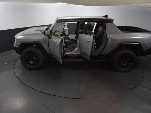 New 2025 GMC Hummer EV 2X image 57