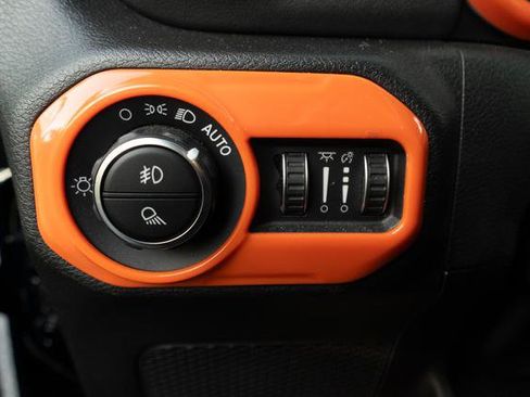 Used 2021 Jeep Gladiator Overland image 8