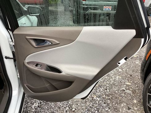 Used 2018 Chevrolet Malibu LT FWD image 6