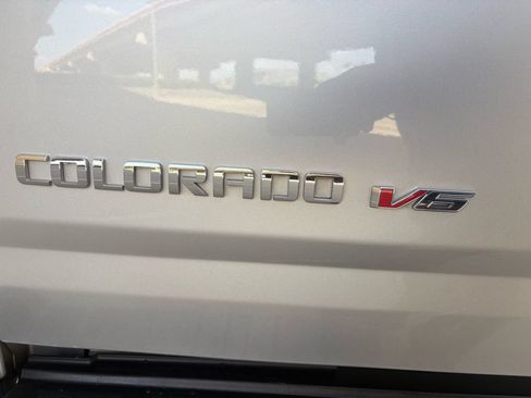 Used 2019 Chevrolet Colorado Z71 AWD/4WD image 12