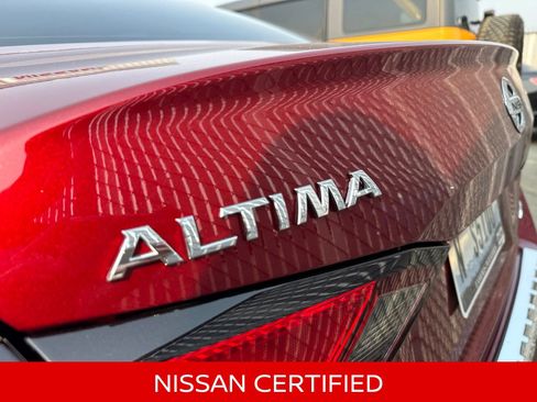 Certified 2022 Nissan Altima 2.5 SV w/ SV Premium Package AWD/4WD image 11