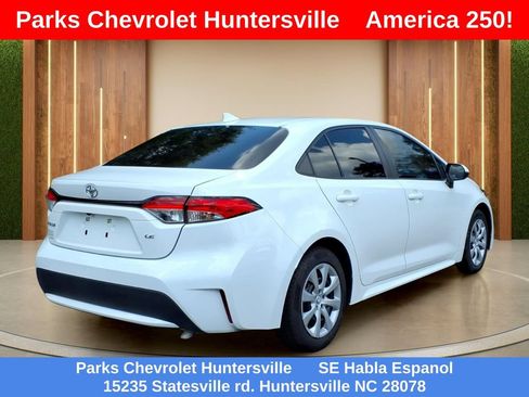 Used 2021 Toyota Corolla LE FWD image 31