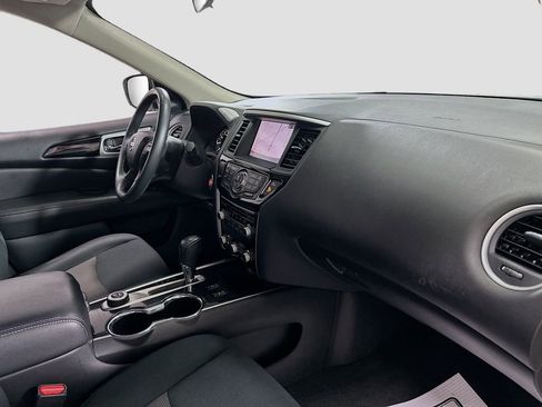 Used 2018 Nissan Pathfinder SV AWD/4WD image 31