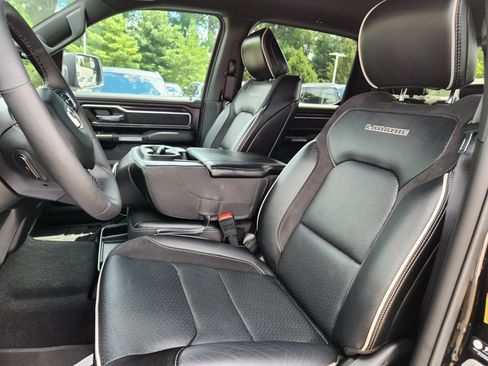 Used 2025 RAM 1500 Laramie AWD/4WD image 11