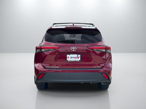 Used 2021 Toyota Highlander XLE AWD/4WD image 6