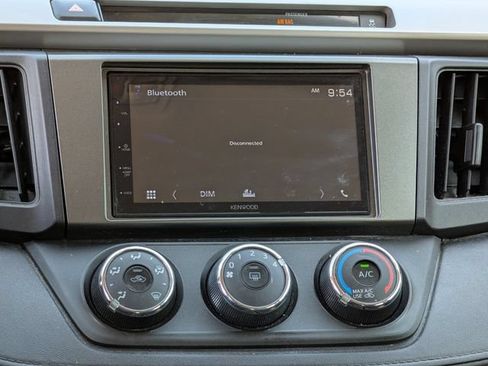 Used 2016 Toyota RAV4 LE FWD image 14