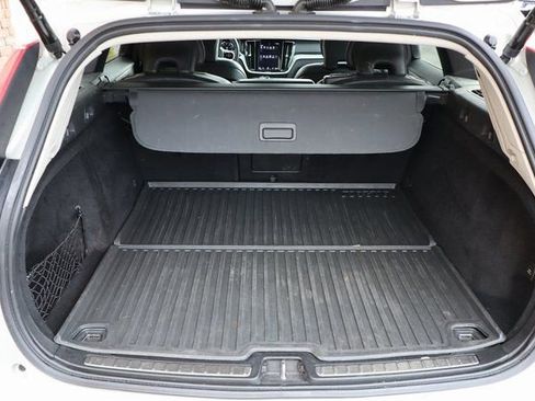 Used 2021 Volvo V60 T5 Cross Country w/ Climate Package image 35