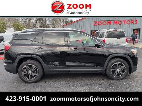 Used 2020 GMC Terrain SLT image 1