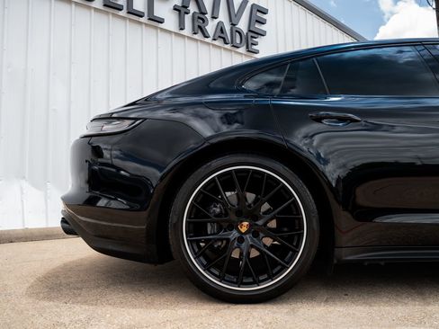 Used 2023 Porsche Panamera 4 Platinum Edition AWD/4WD image 13
