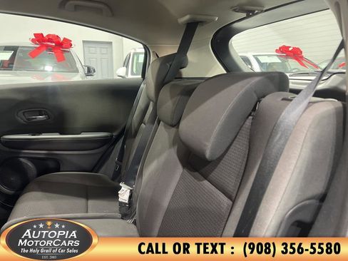 Used 2021 Honda HR-V LX image 17