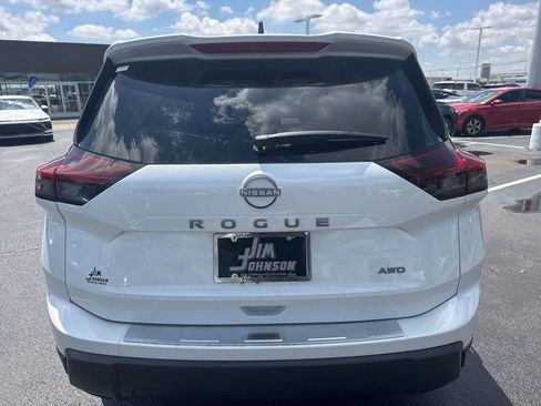 New 2026 Nissan Rogue SV AWD/4WD image 4