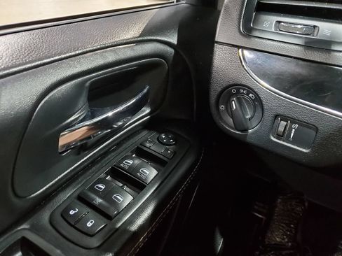 Used 2016 Dodge Grand Caravan SE FWD image 36