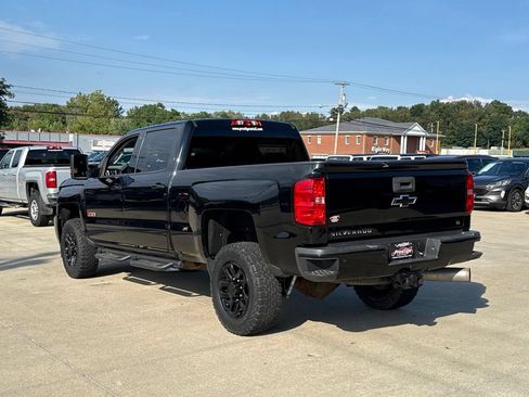 Used 2016 Chevrolet Silverado 2500 LT w/ Midnight Edition AWD/4WD image 4