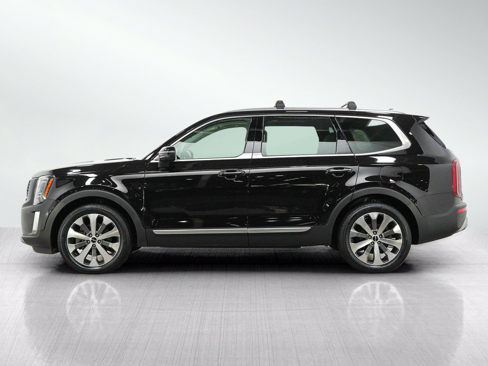 Used 2022 Kia Telluride S AWD/4WD image 2