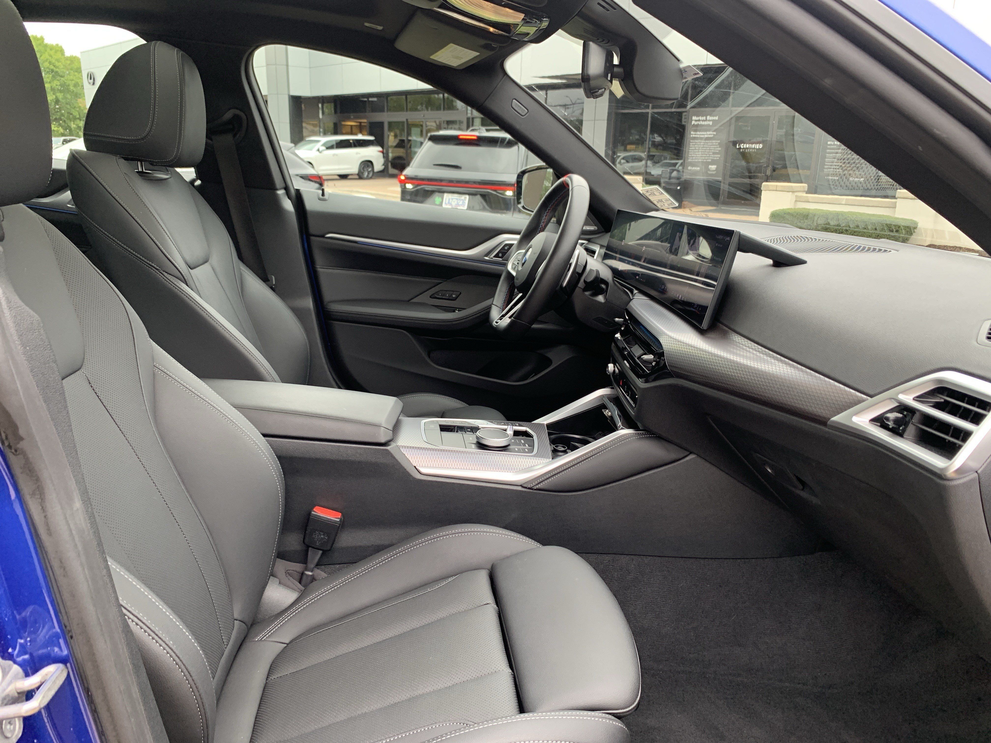 Used 2025 BMW M440i RWD image 35