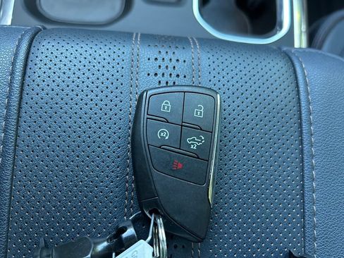 Used 2025 Chevrolet Silverado 1500 High Country w/ Technology Package RWD image 40