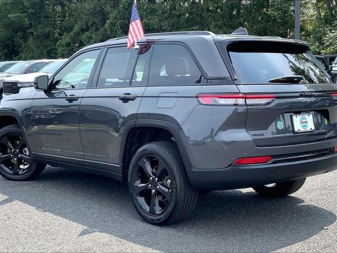 Certified 2023 Jeep Grand Cherokee Altitude AWD/4WD image 10