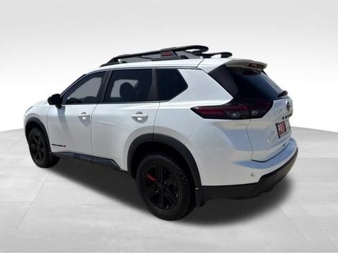 Used 2025 Nissan Rogue SV AWD/4WD image 6