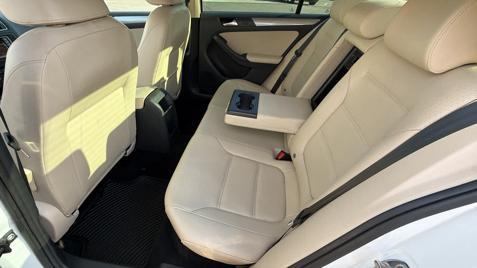 Used 2018 Volkswagen Jetta SE FWD image 24