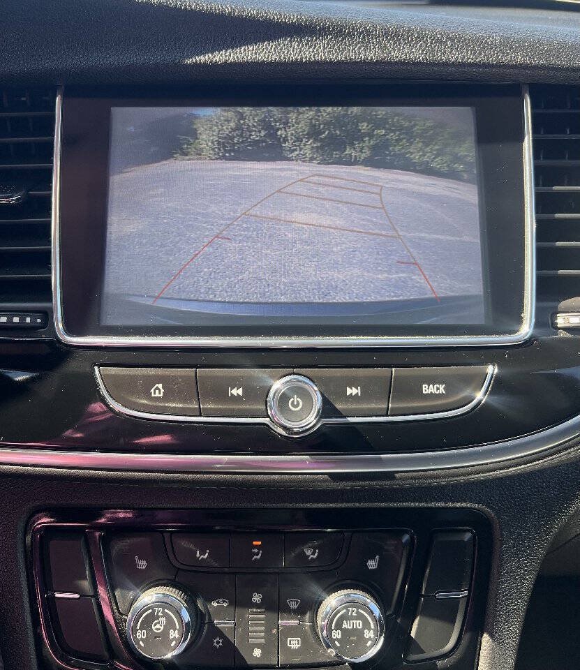 Used 2018 Buick Encore Essence FWD image 26