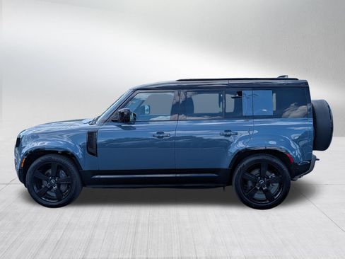 Used 2024 Land Rover Defender 110 X-Dynamic SE AWD/4WD image 4