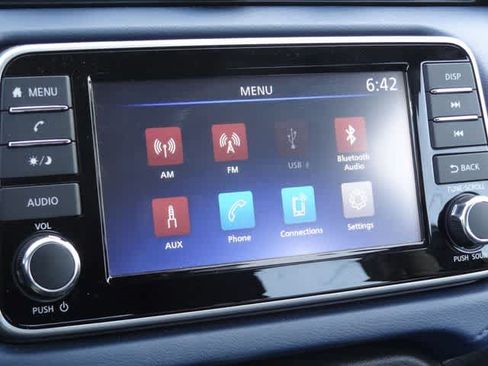 Used 2025 Nissan Versa SV FWD image 18