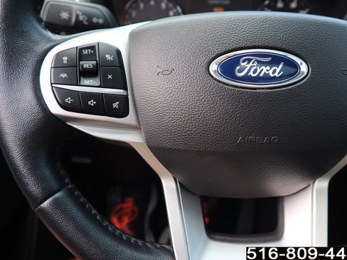 Used 2022 Ford Explorer Limited w/ Equipment Group 301A AWD/4WD image 13