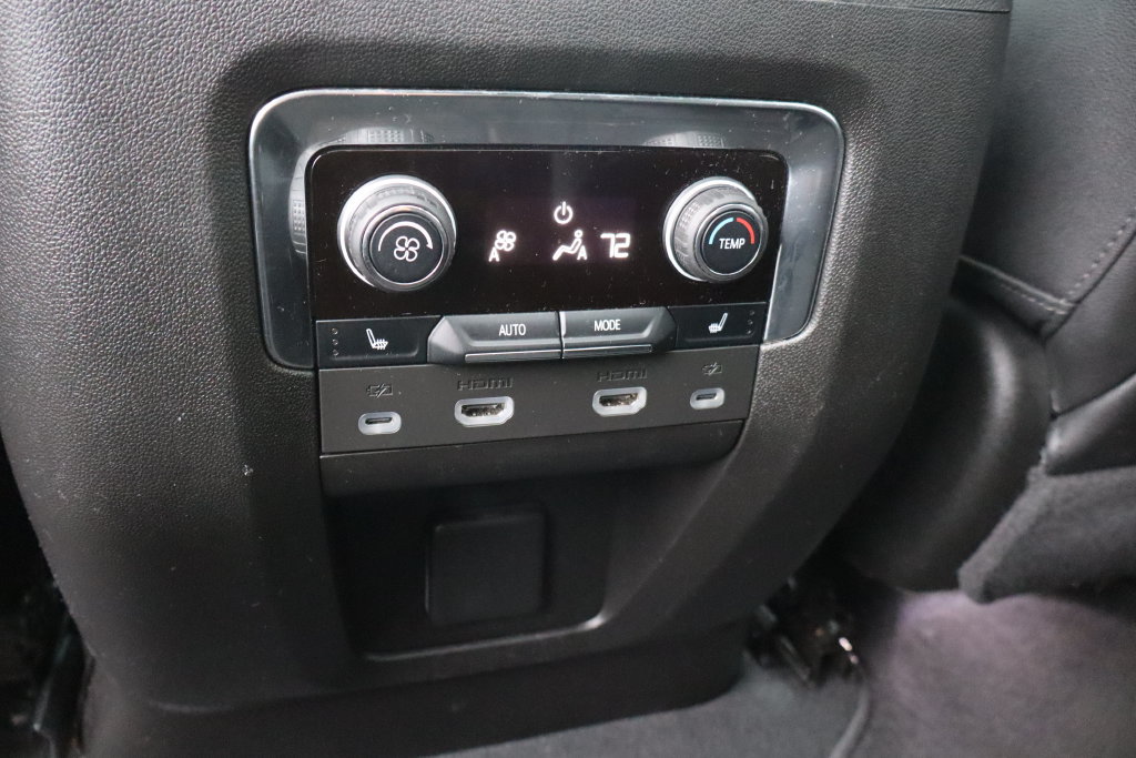 Used 2023 Chevrolet Tahoe Premier AWD/4WD image 26