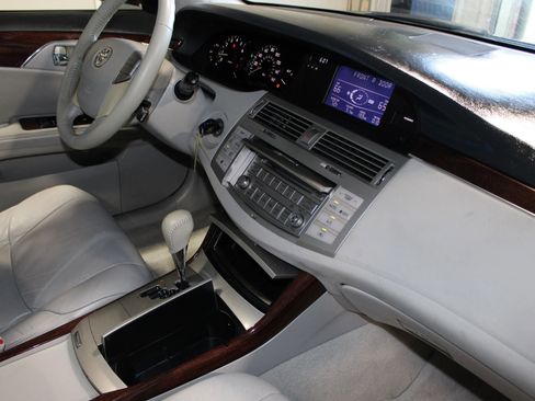 Used 2008 Toyota Avalon XLS FWD image 29