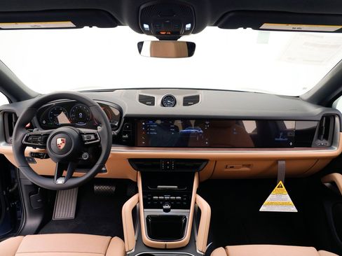 New 2026 Porsche Cayenne Coupe image 18