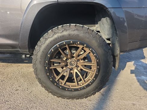 Used 2018 Toyota 4Runner TRD Off-Road Premium image 11