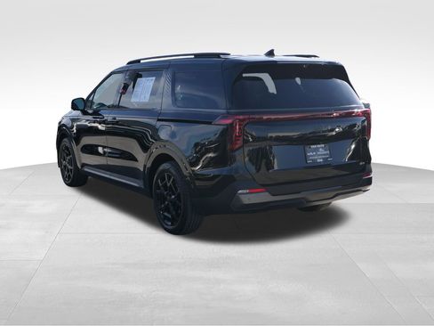 Used 2025 Kia Carnival SX Prestige image 6