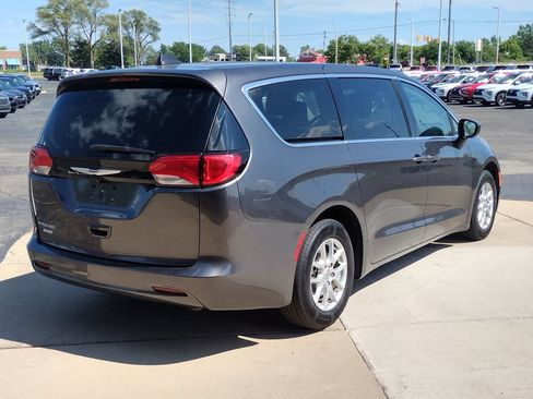 Used 2023 Chrysler Voyager LX FWD image 17