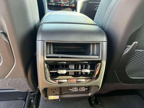 Used 2025 Jeep Grand Cherokee Laredo X w/ Luxury Tech Group I AWD/4WD image 26