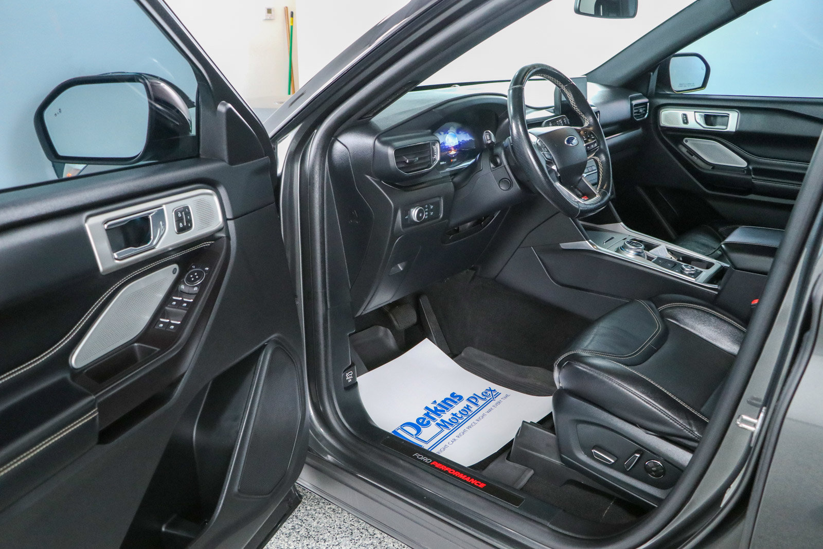 Used 2020 Ford Explorer ST w/ Premium Technology Package AWD/4WD image 3