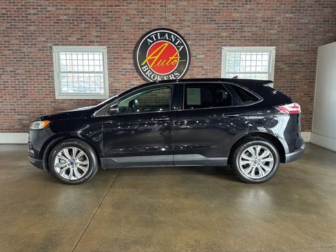 Used 2022 Ford Edge Titanium w/ Equipment Group 301A image 15