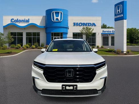 Used 2023 Honda Pilot Touring image 10