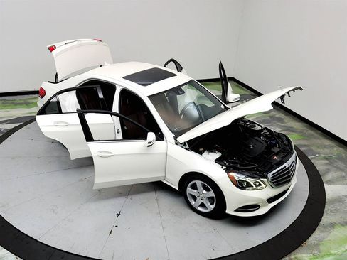 Used 2014 Mercedes-Benz E 350 Sedan image 38