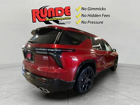 Used 2025 Chevrolet Traverse RS w/ LPO, Floor Liner Package AWD/4WD image 6