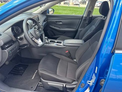 Used 2025 Nissan Sentra SV FWD image 14