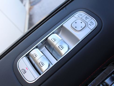 New 2025 Mercedes-Benz G 63 AMG 4MATIC image 15