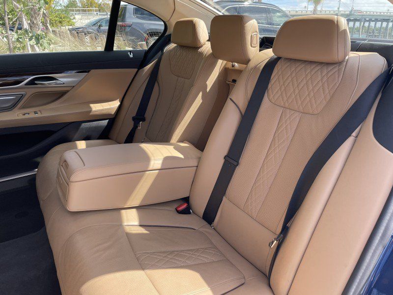 Used 2022 BMW 750i xDrive AWD/4WD image 14
