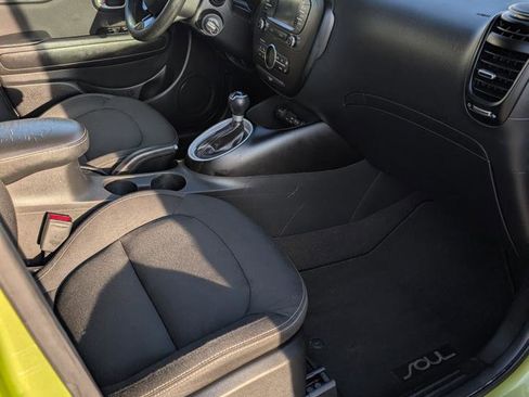 Used 2017 Kia Soul + FWD image 21