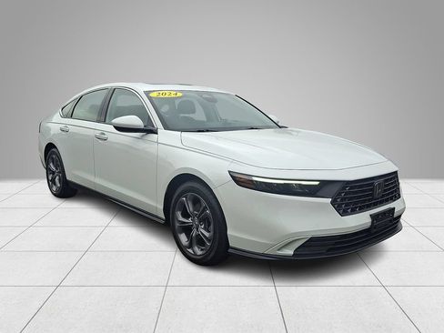 Used 2024 Honda Accord EX image 4